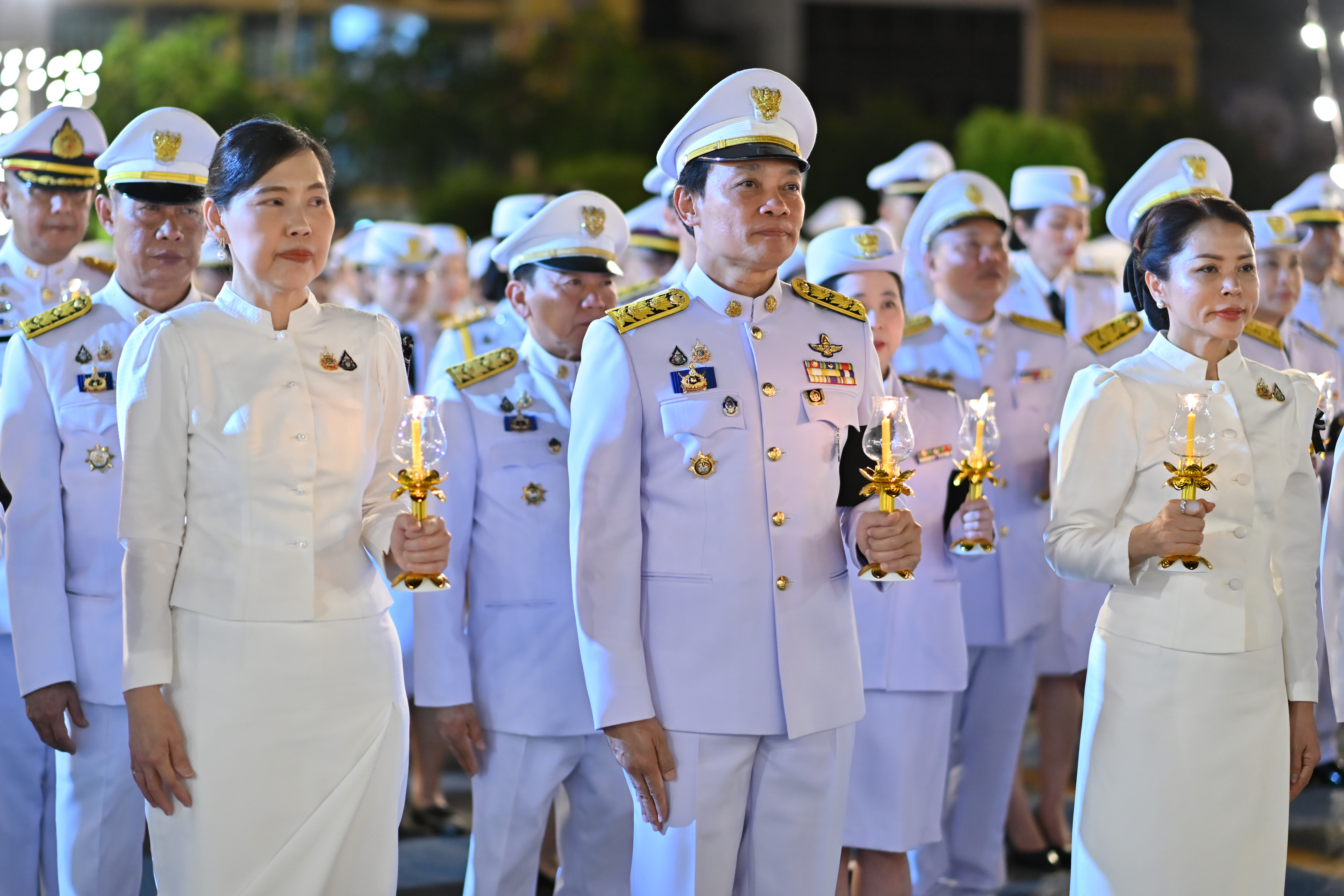 title - ส.ป.ก.นครปฐม เข้าร่วมพิธีถวายเครื่องราชสักการะวางพานพุ่ม และจุดเทียนถวายพระพรชัยมงคล สมเด็จพระนางเจ้าฯ พระบรมราชินี เนื่องในโอกาสพระราชพิธีมหามงคลเฉลิมพระชนมพรรษา 4 รอบ 3 มิถุนายน 2569